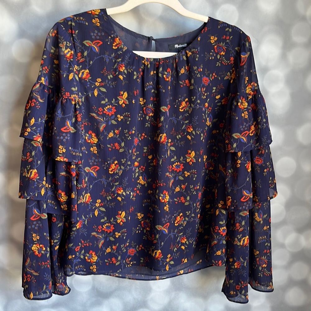 Madewell womens navy floral boho blouse with ruffle sleeves. Size Medium.